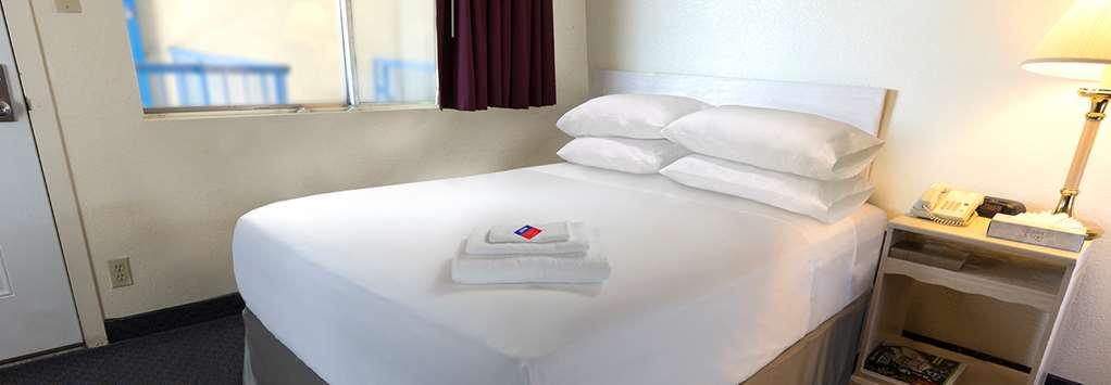 Aerospace Inn Mojave Zimmer foto